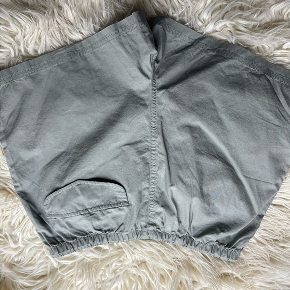 DIVIDED - Picture 4 of 10